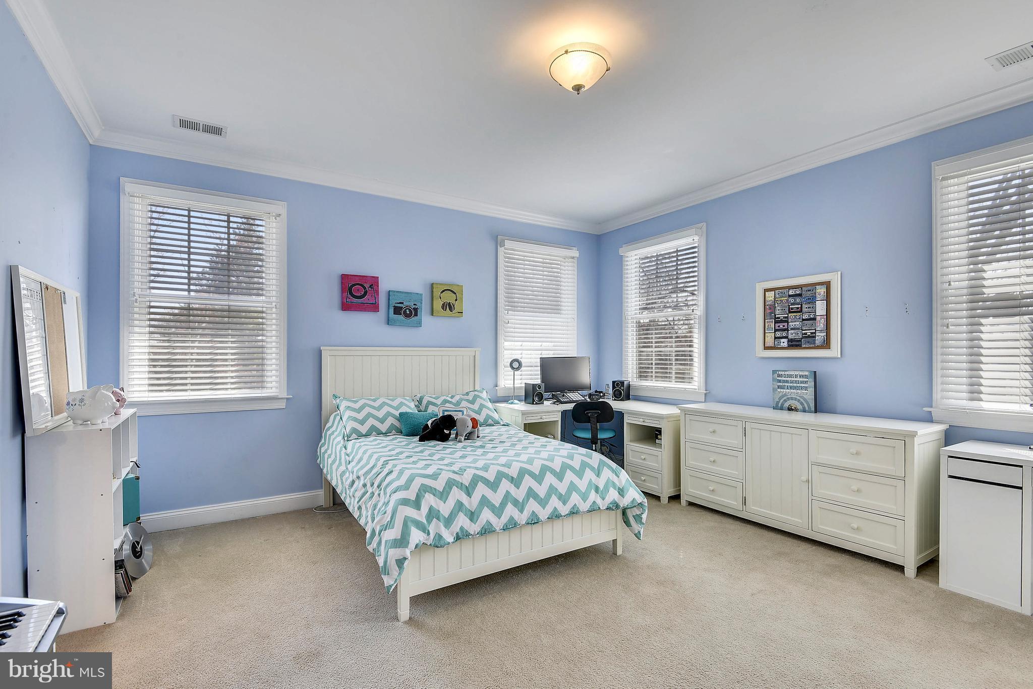 HENDRY ESTATES - Residential