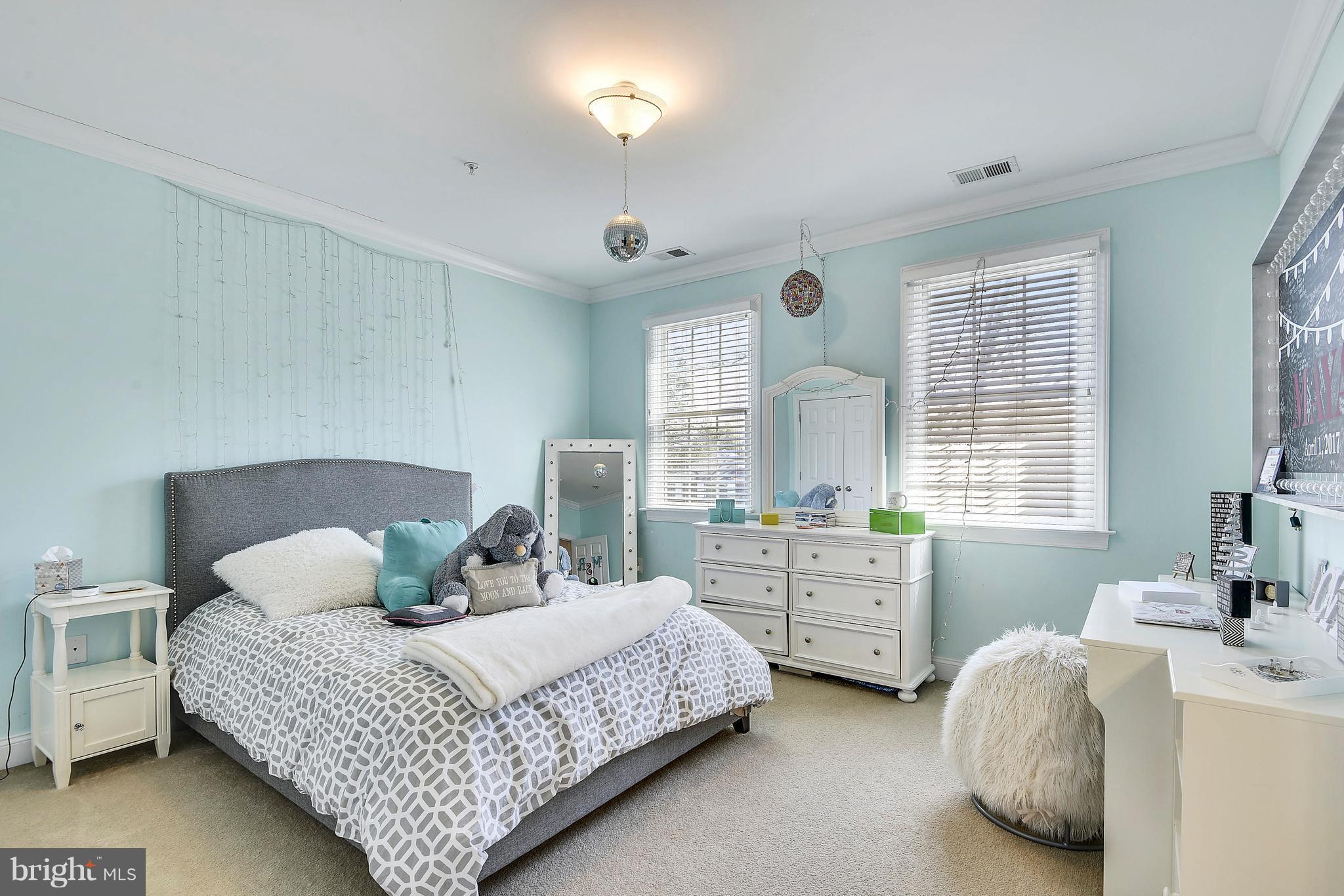 HENDRY ESTATES - Residential