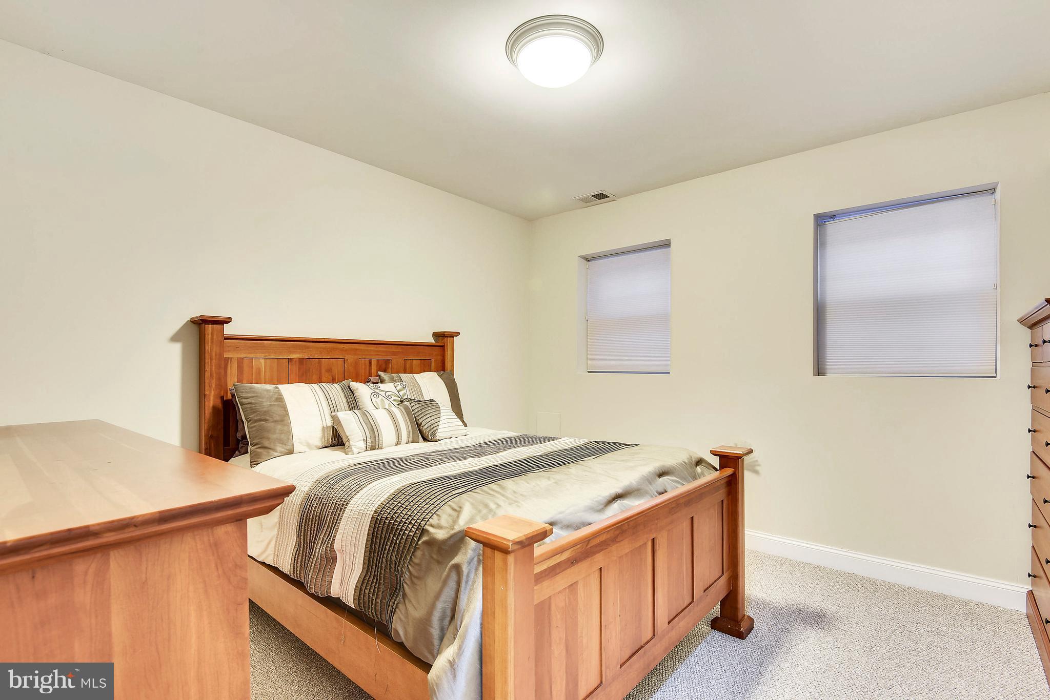 HENDRY ESTATES - Residential