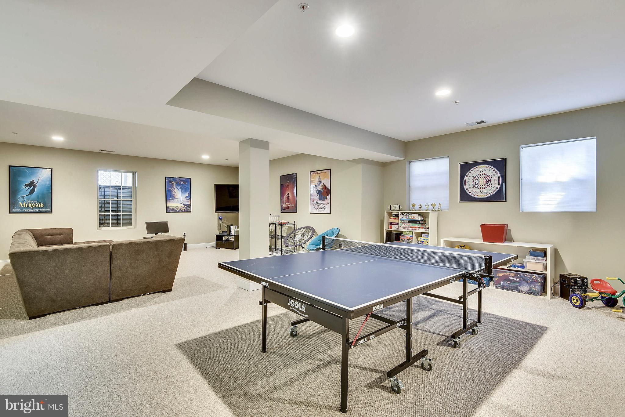 HENDRY ESTATES - Residential