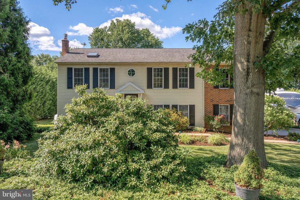 Photo of 7 Thomas Road, Lancaster, PA 17602 (MLS # PALA2053200)