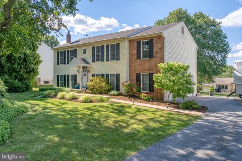 Photo of 7 Thomas Road, Lancaster, PA 17602 (MLS # PALA2053200)