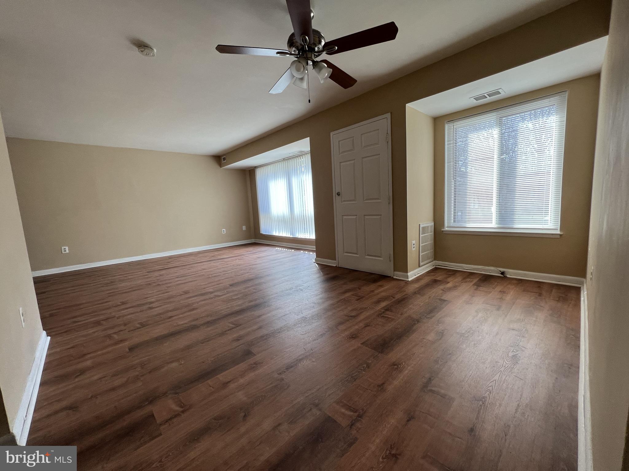 LONG REACH - Residential Lease