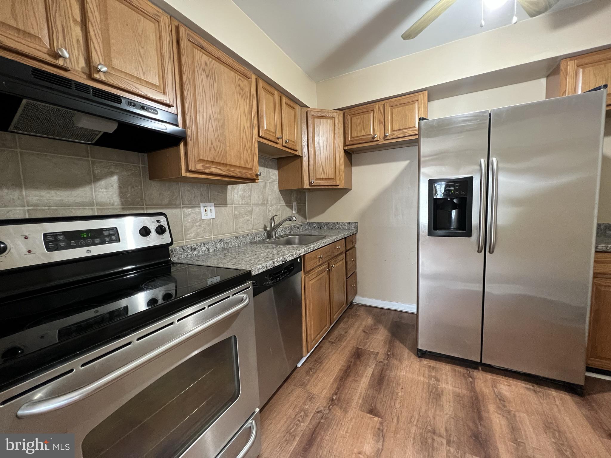 LONG REACH - Residential Lease