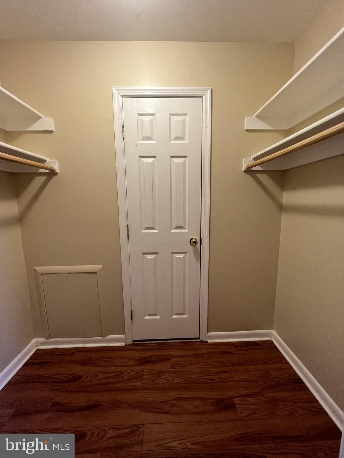 LONG REACH - Residential Lease