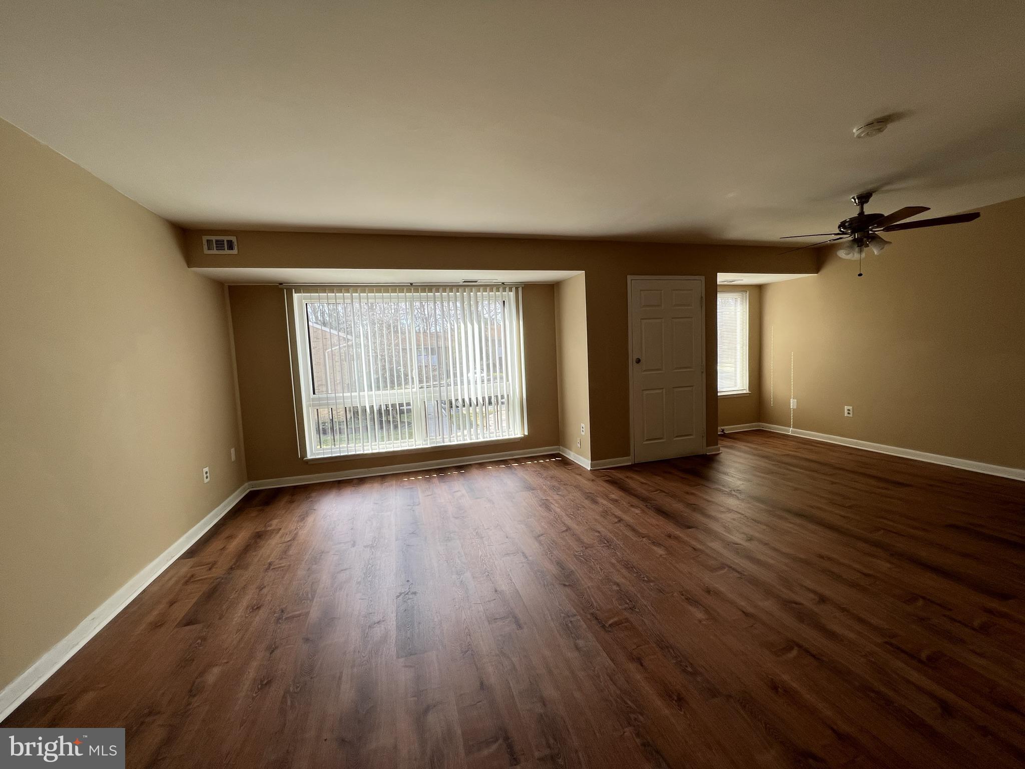 LONG REACH - Residential Lease