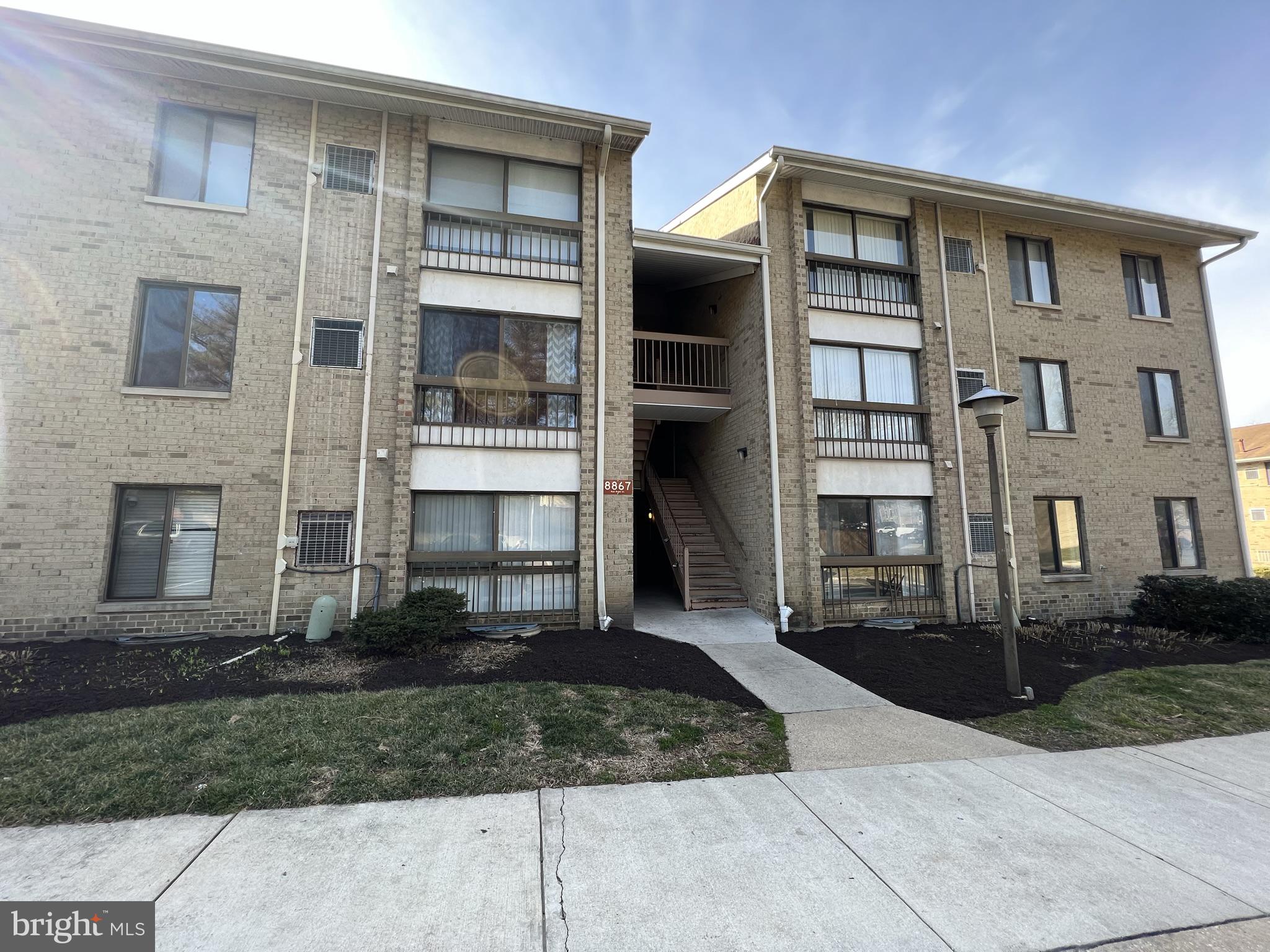 LONG REACH - Residential Lease