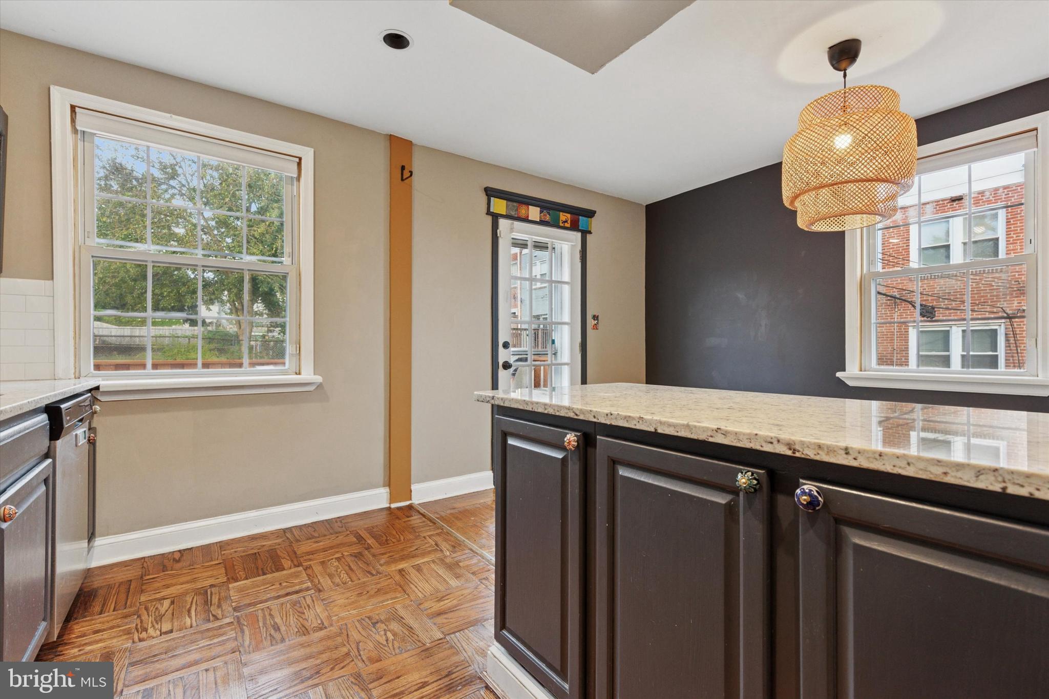 ROXBOROUGH - Residential Lease