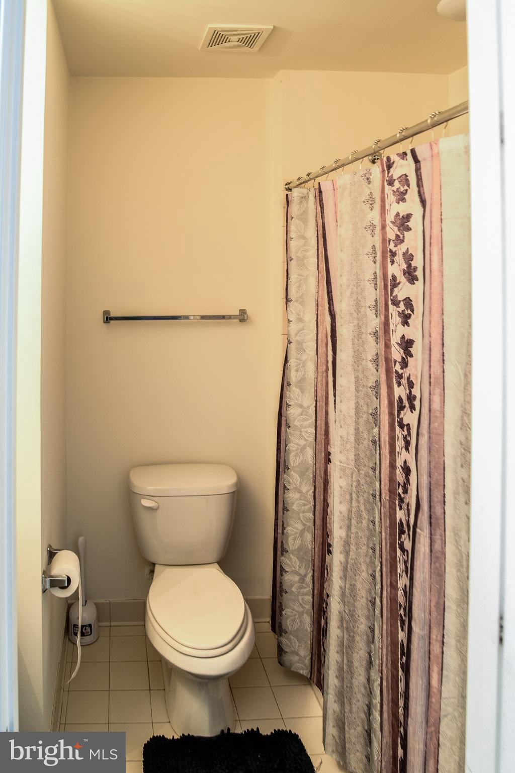 POWELLS RUN VILLAGE COND - Residential