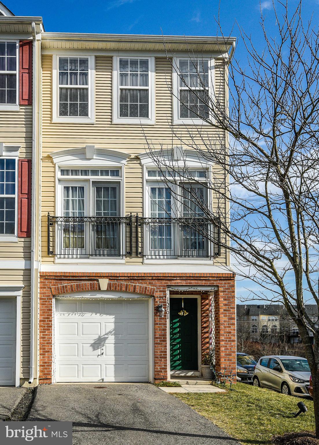 POWELLS RUN VILLAGE COND - Residential