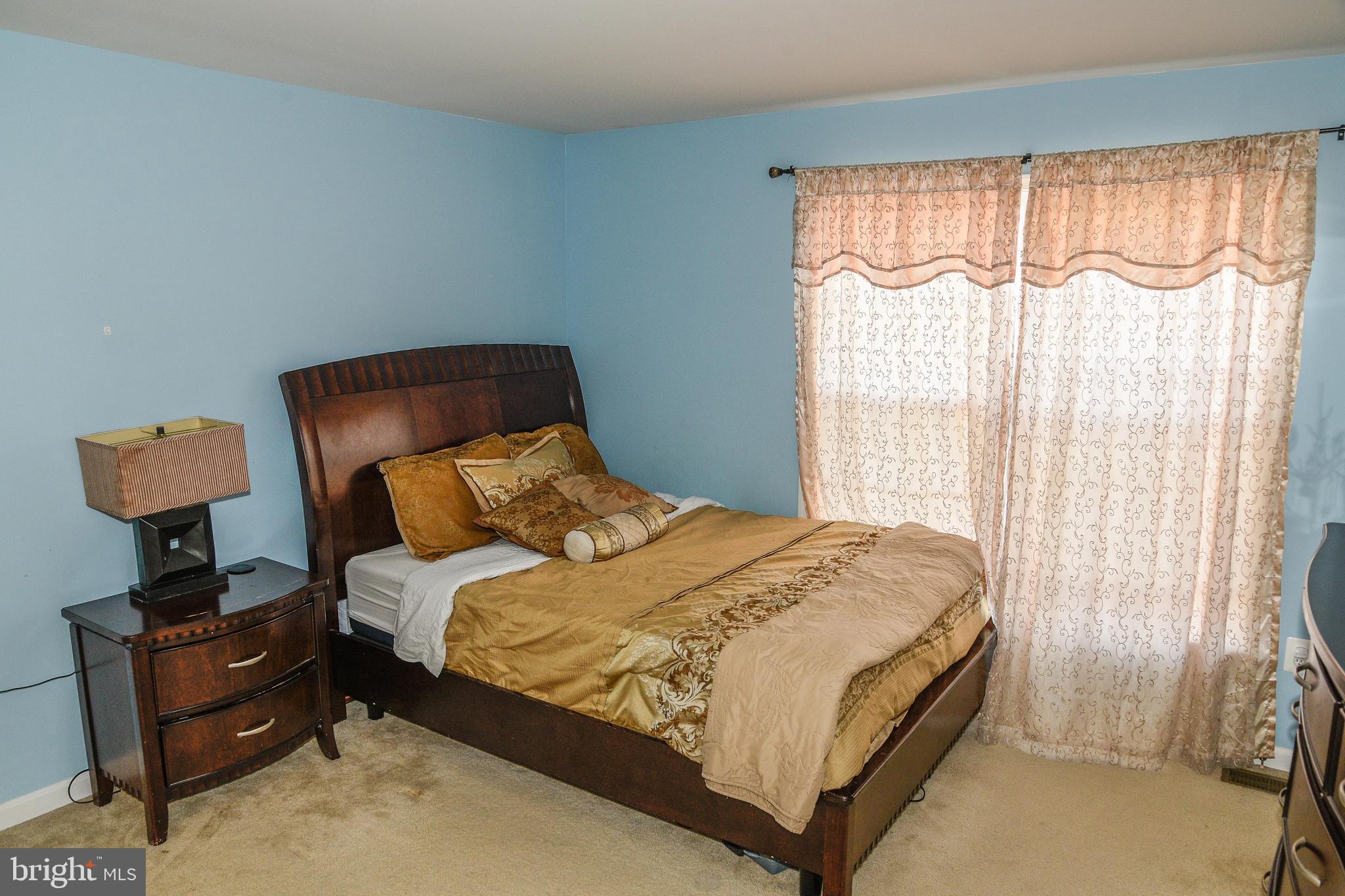 POWELLS RUN VILLAGE COND - Residential