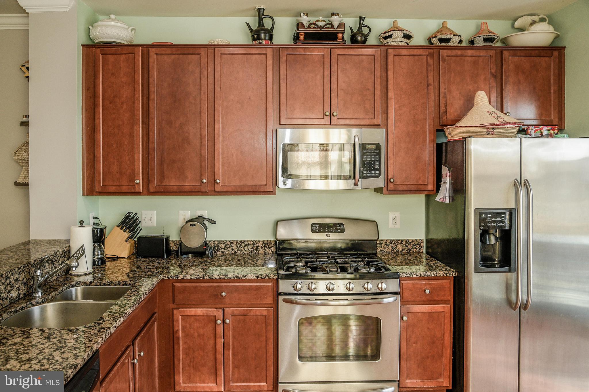 POWELLS RUN VILLAGE COND - Residential