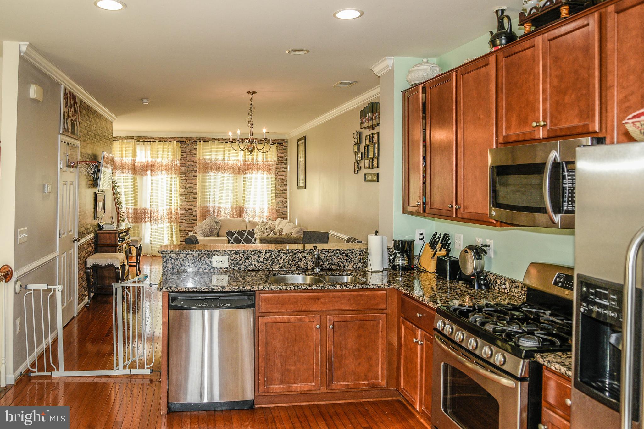 POWELLS RUN VILLAGE COND - Residential