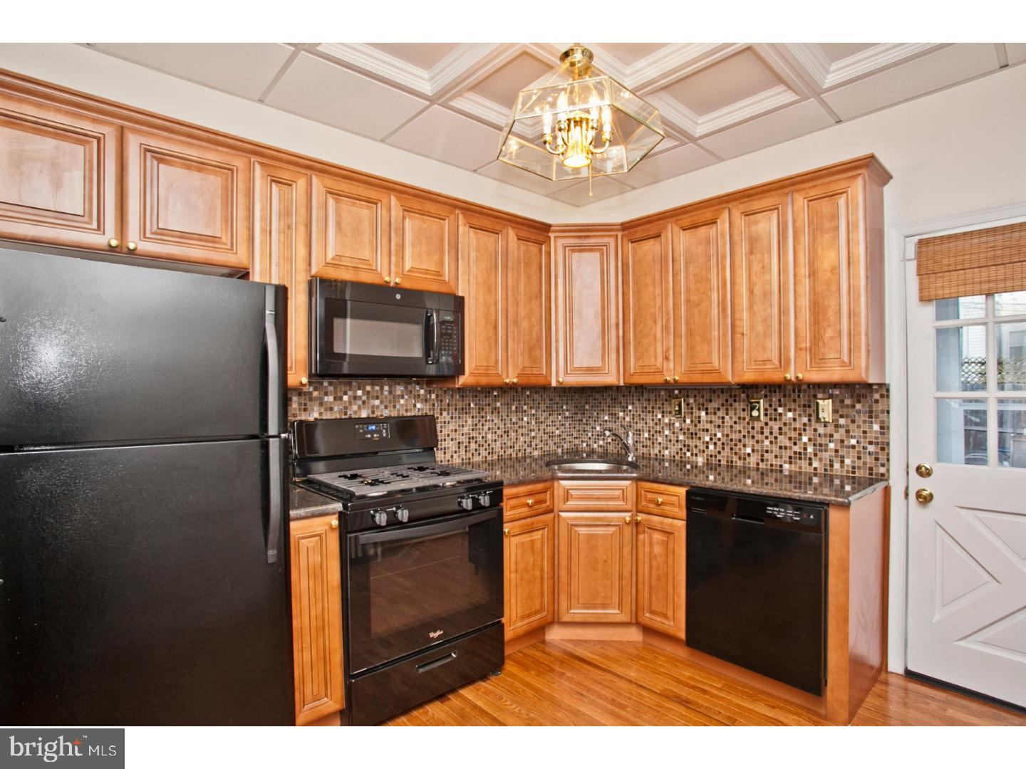 EAST FALLS - Residential Lease