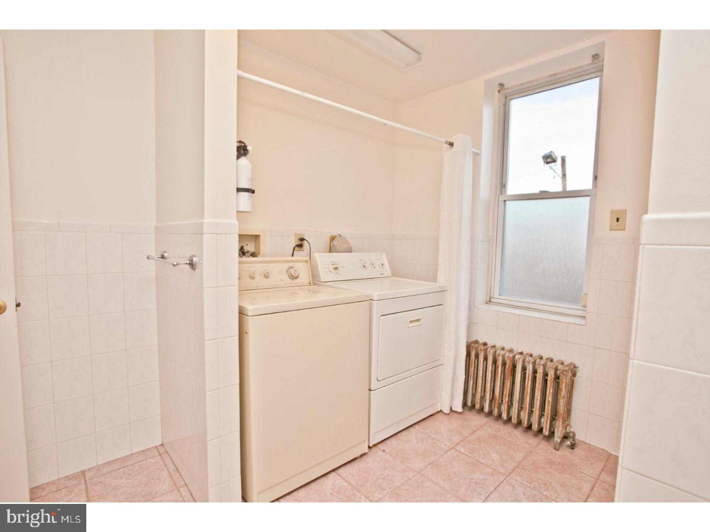 EAST FALLS - Residential Lease