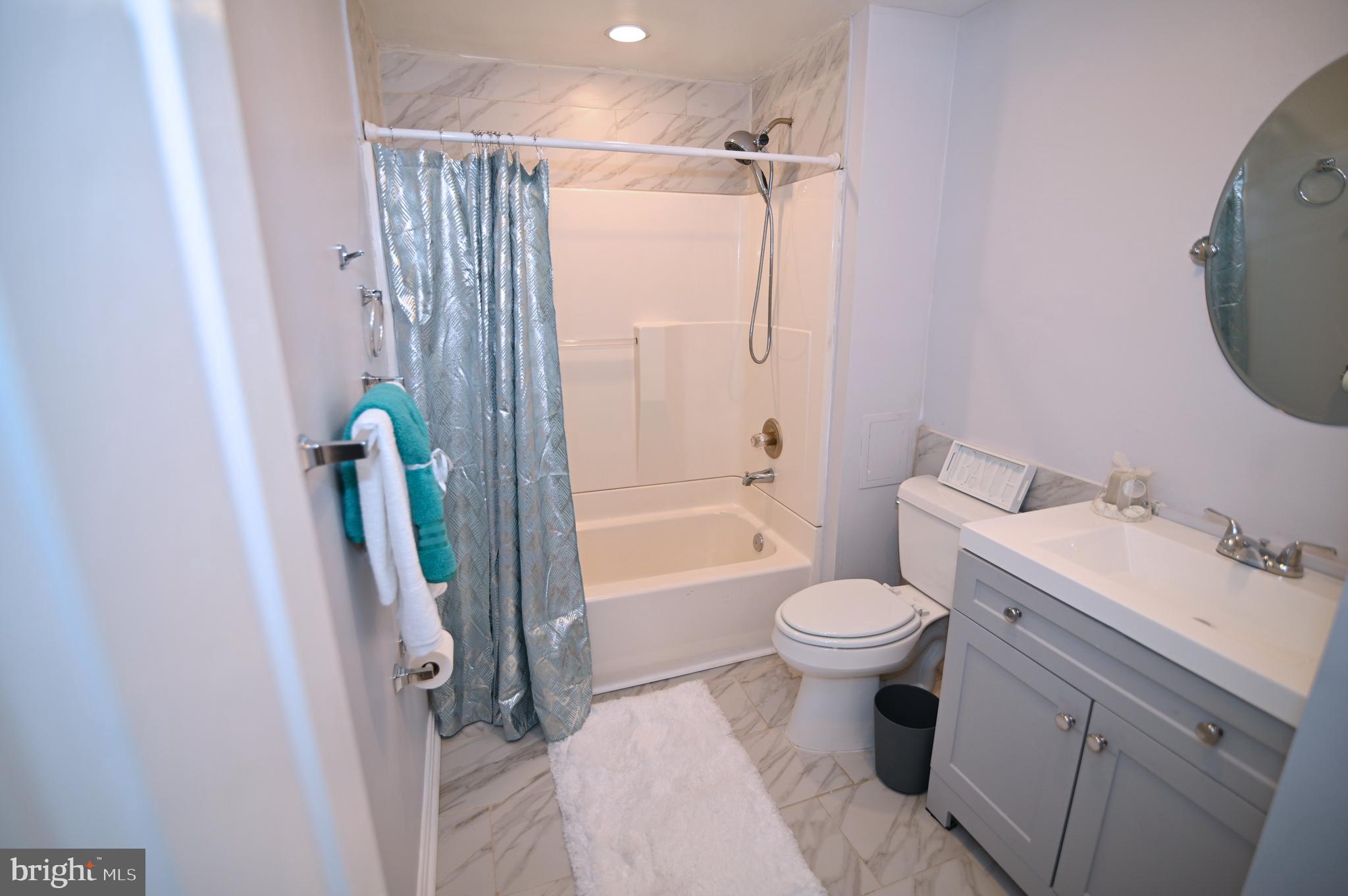 THOMPSON FARMS - Residential