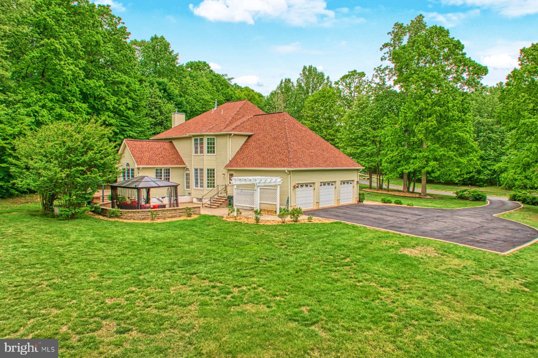 HOLLY FOREST ESTATES - Residential