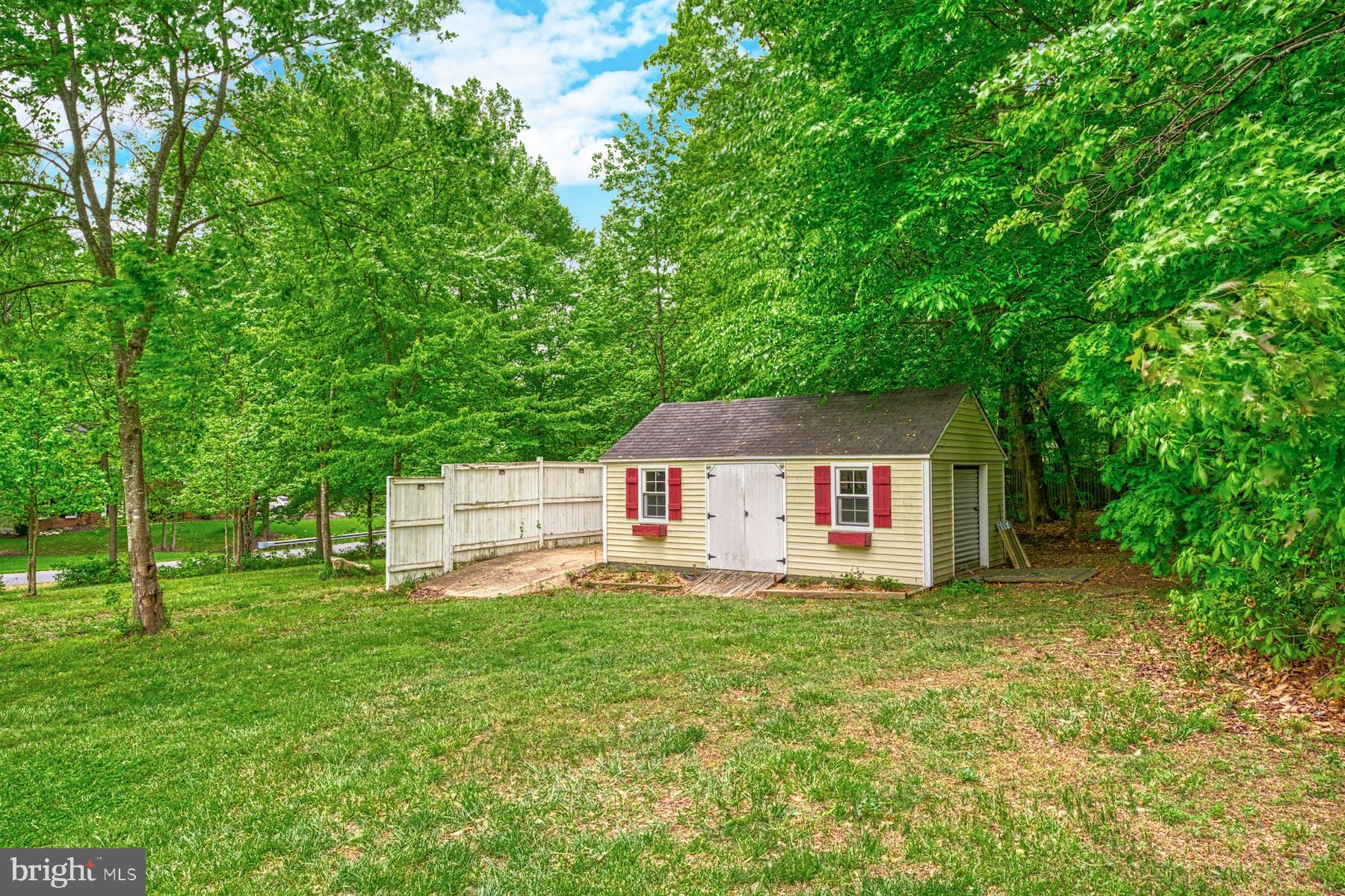 HOLLY FOREST ESTATES - Residential