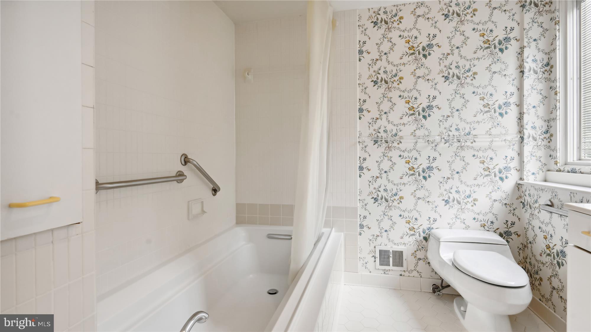 WESTMORELAND HILLS - Residential