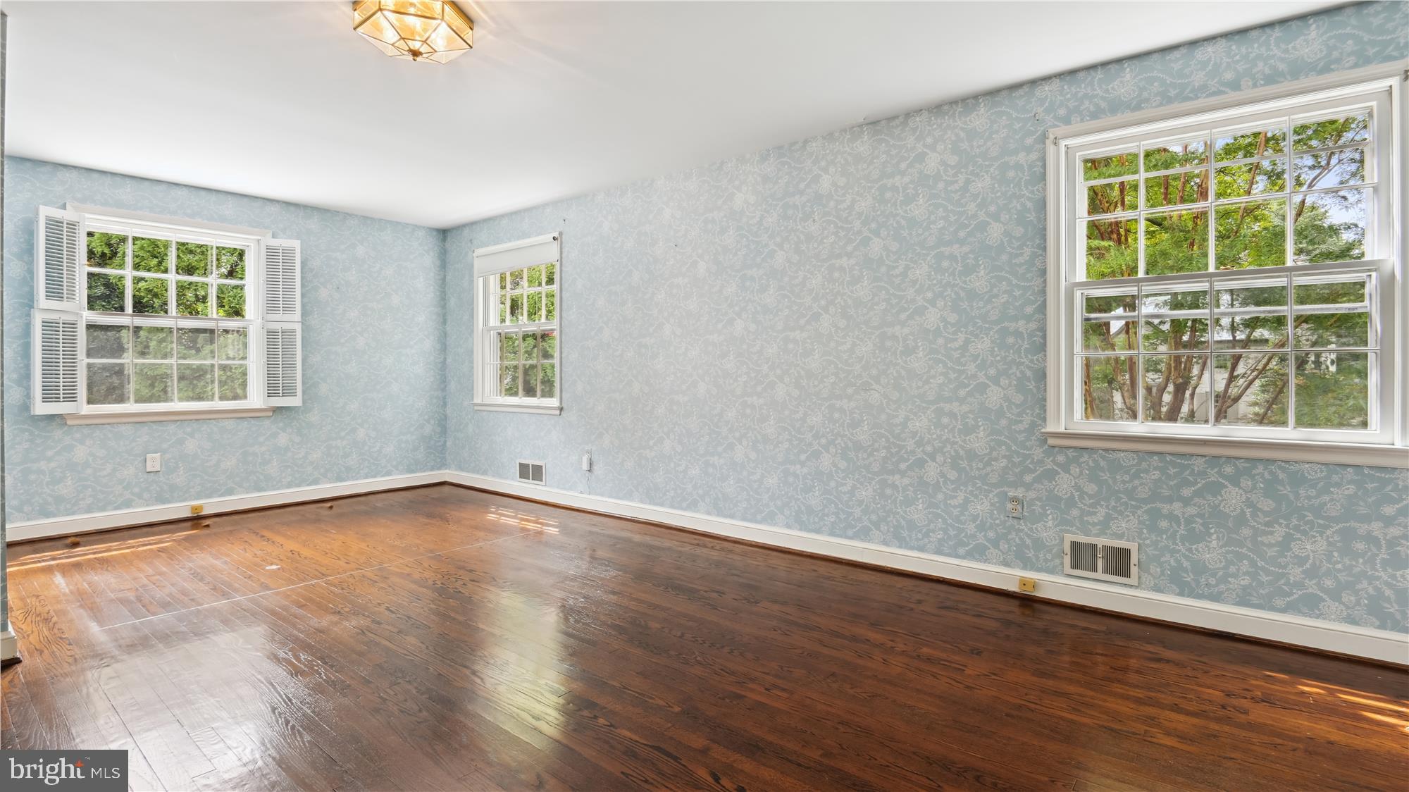 WESTMORELAND HILLS - Residential