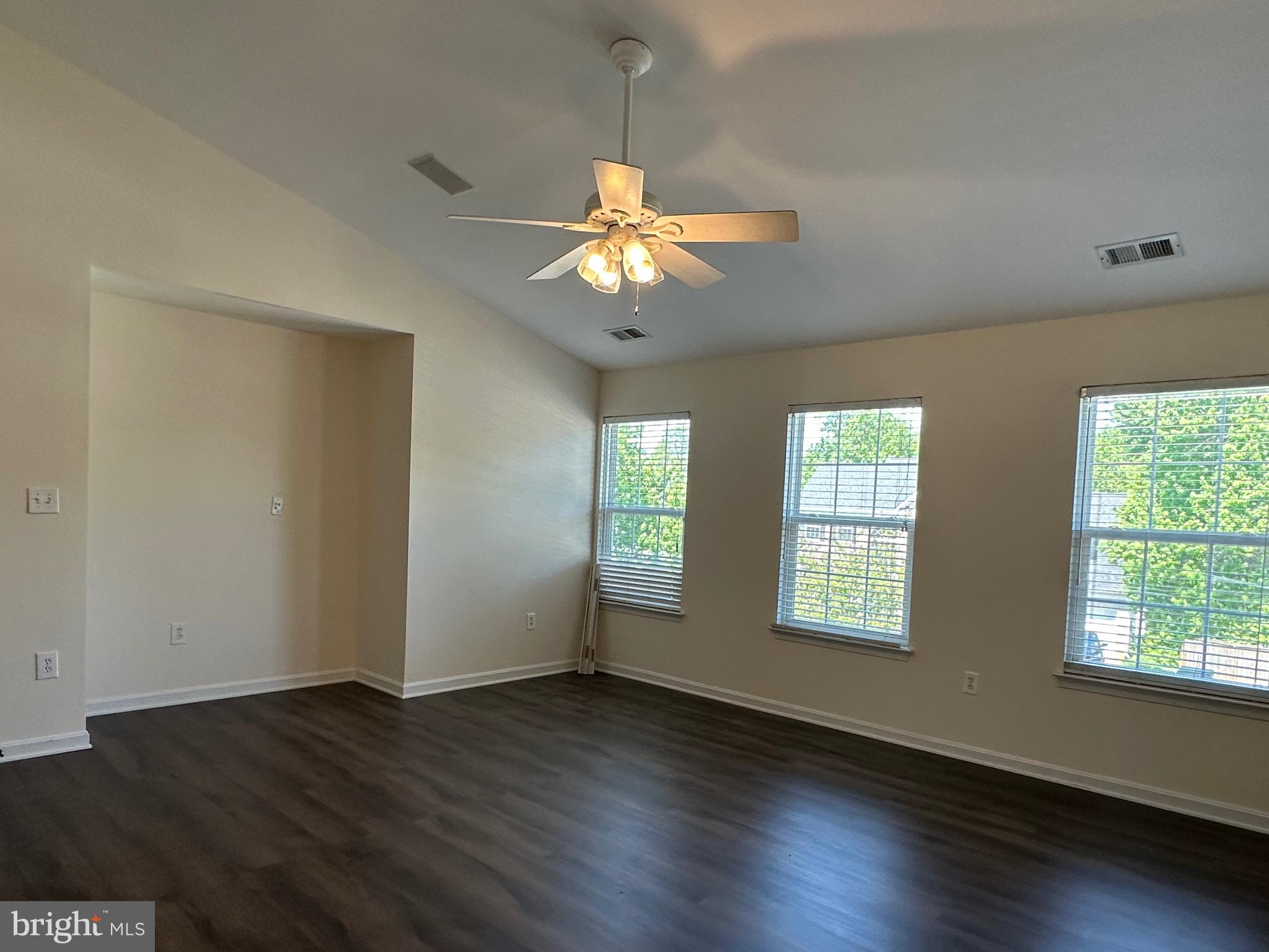 ENGLAND RUN NORTH - Residential Lease