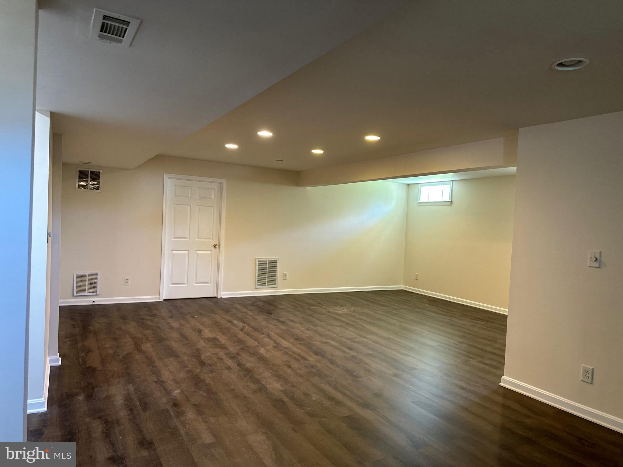 ENGLAND RUN NORTH - Residential Lease