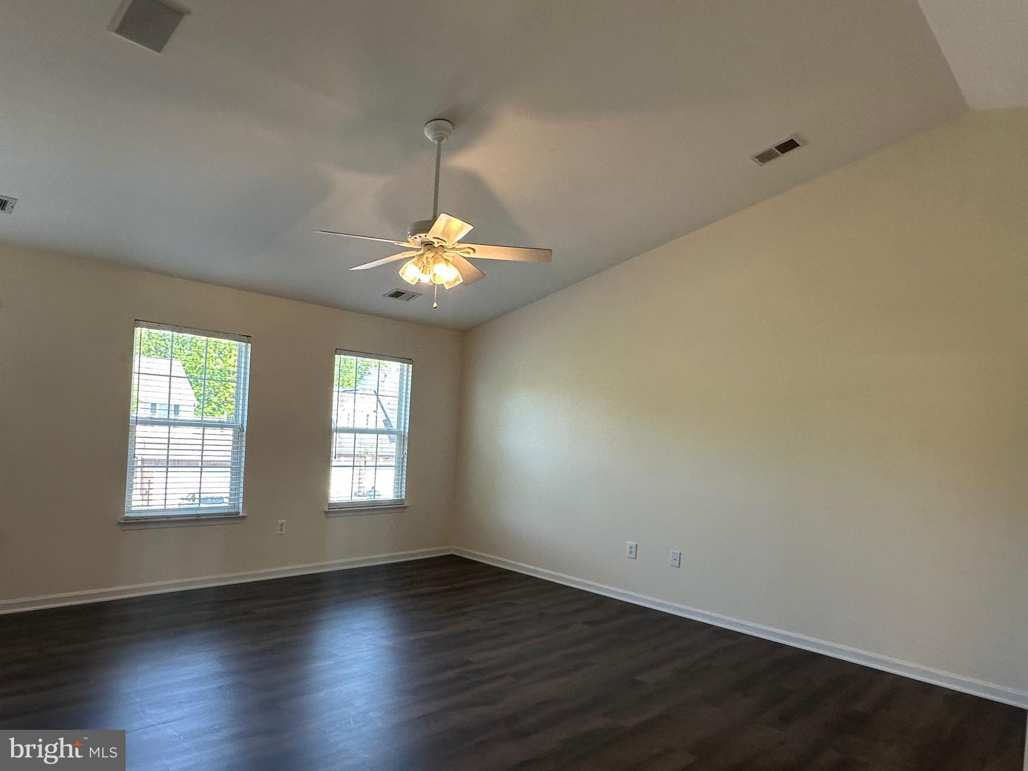 ENGLAND RUN NORTH - Residential Lease