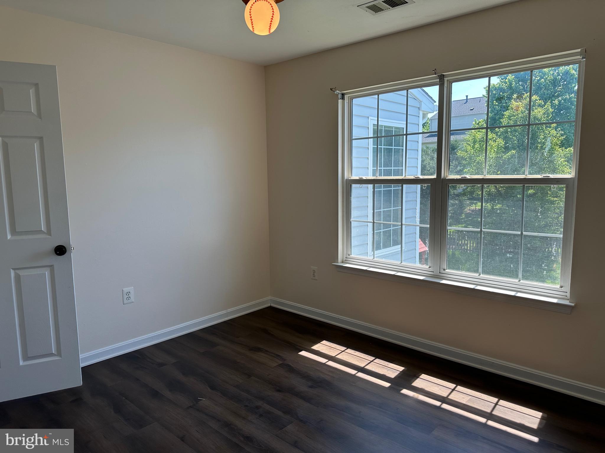 ENGLAND RUN NORTH - Residential Lease