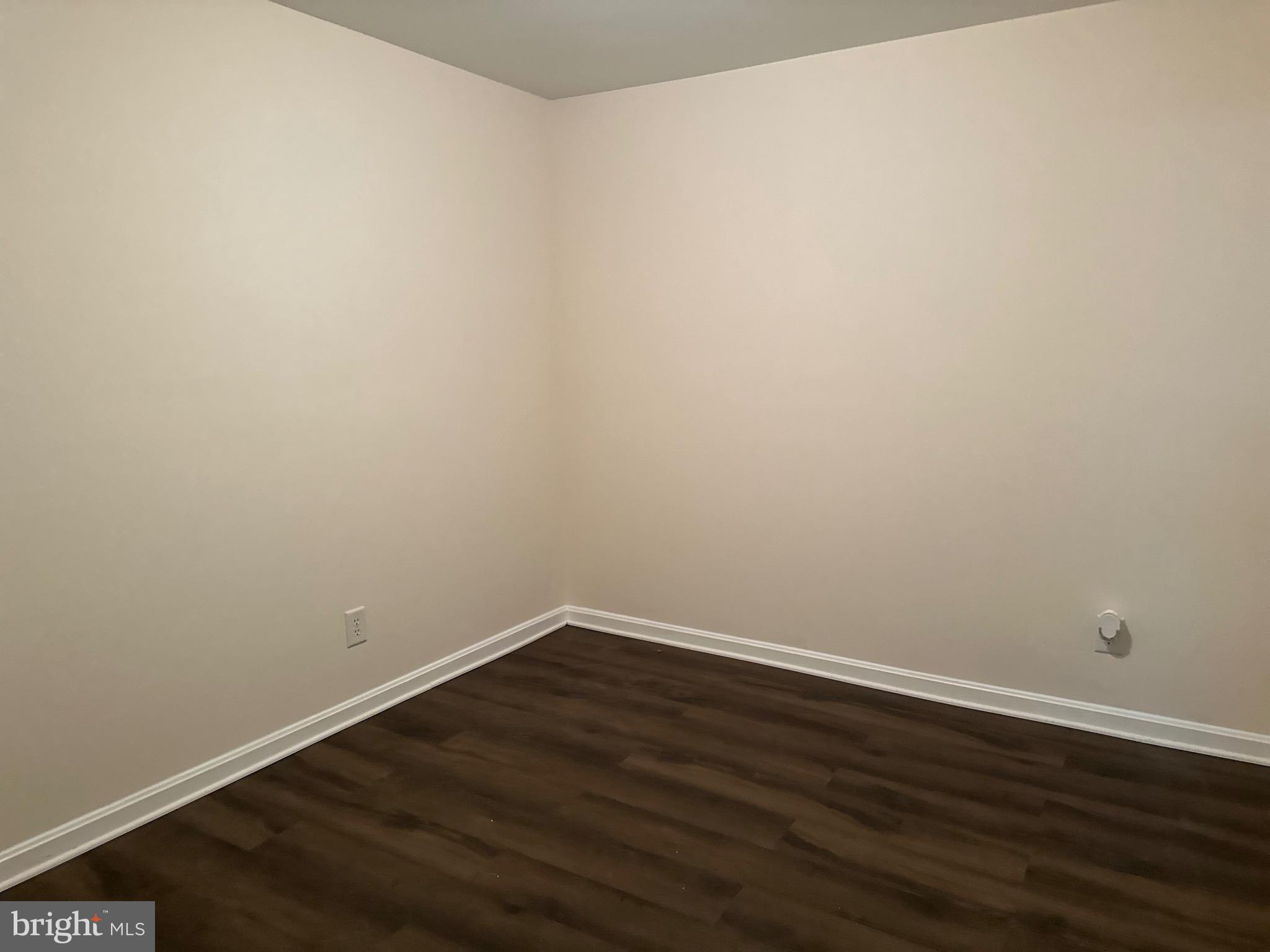 ENGLAND RUN NORTH - Residential Lease