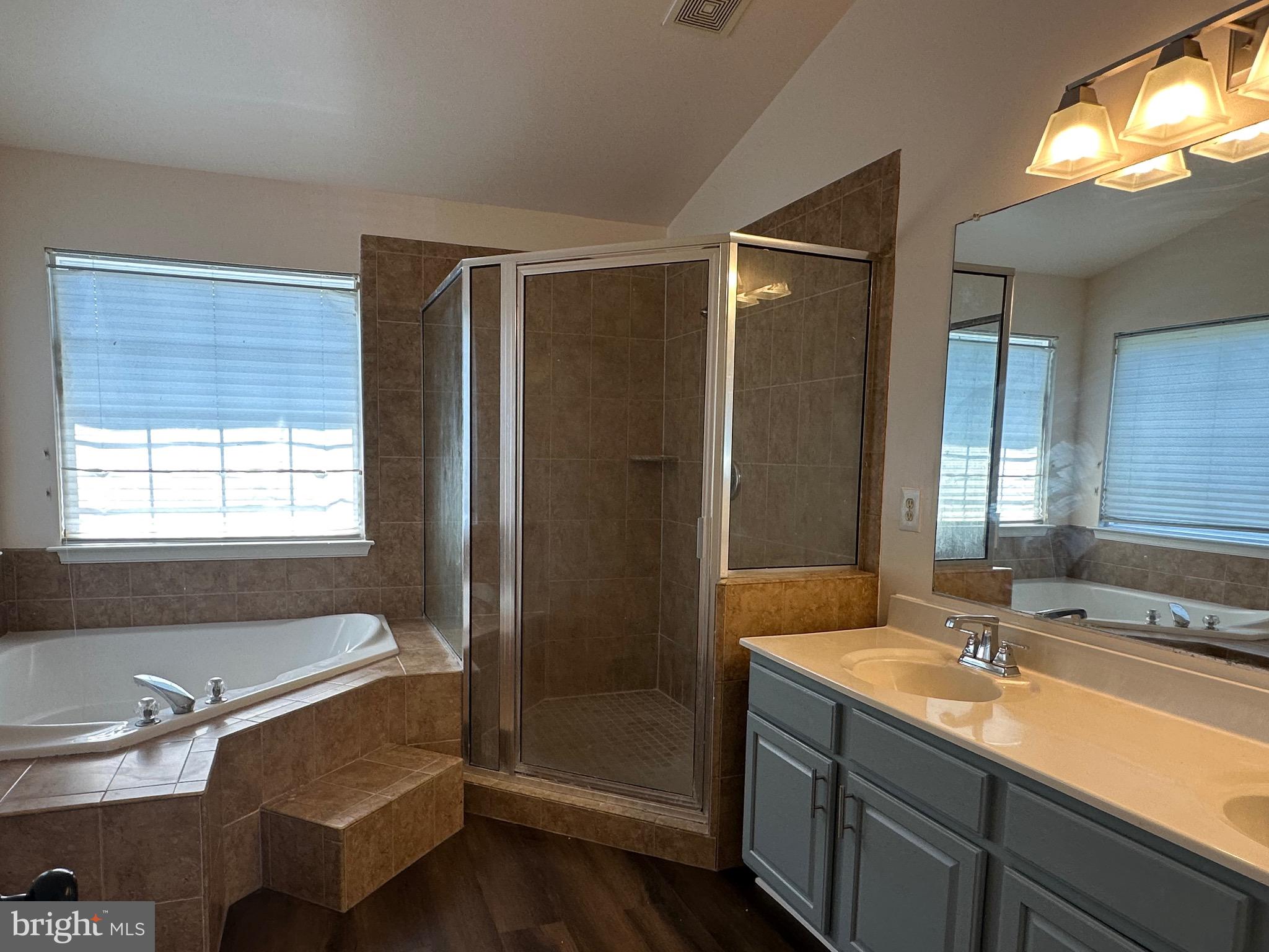 ENGLAND RUN NORTH - Residential Lease