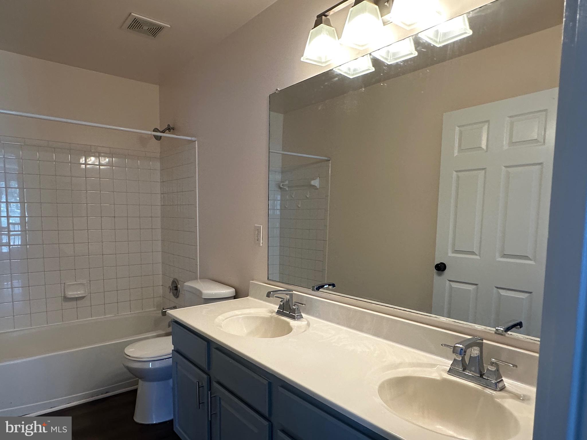 ENGLAND RUN NORTH - Residential Lease