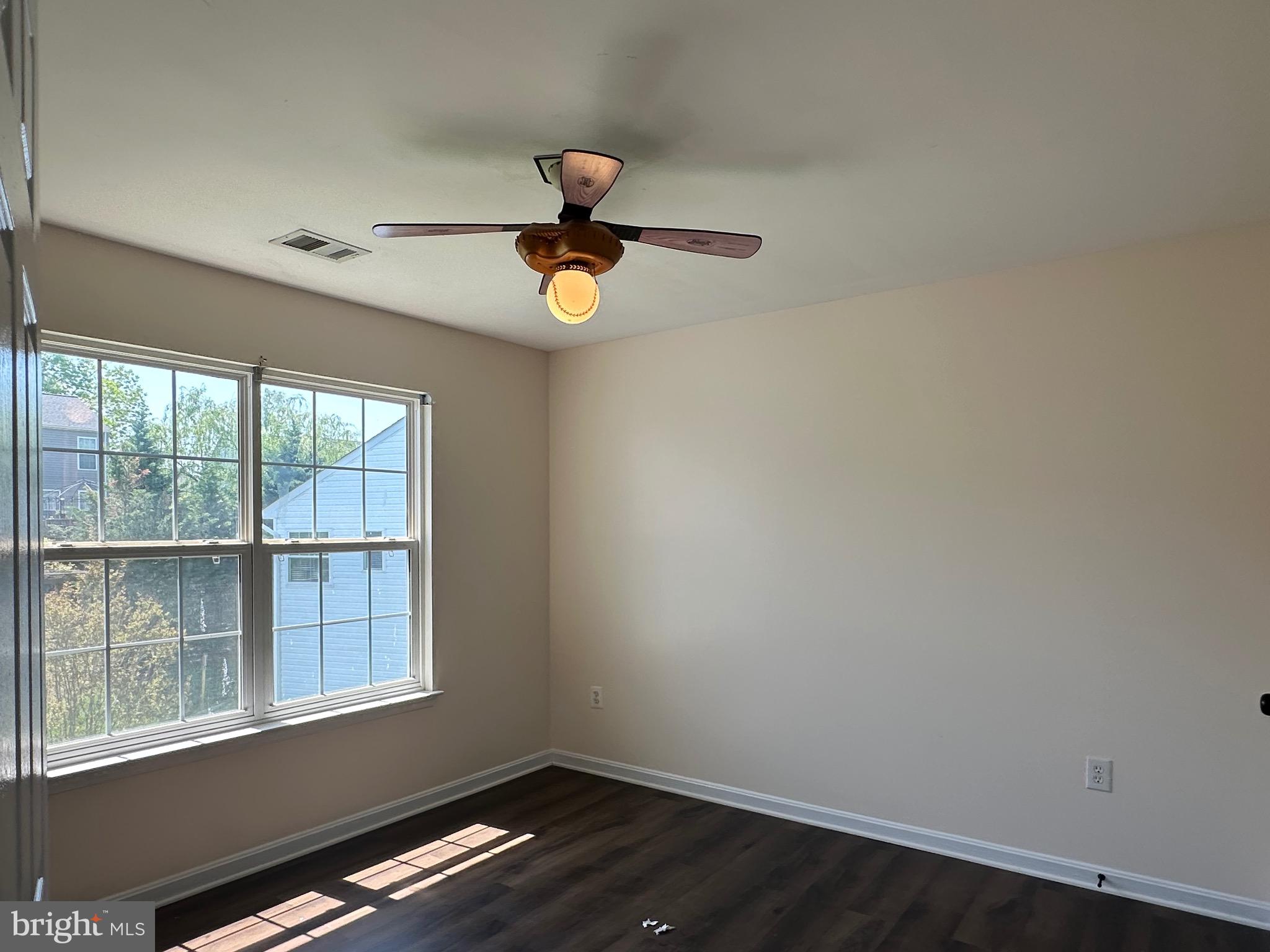 ENGLAND RUN NORTH - Residential Lease