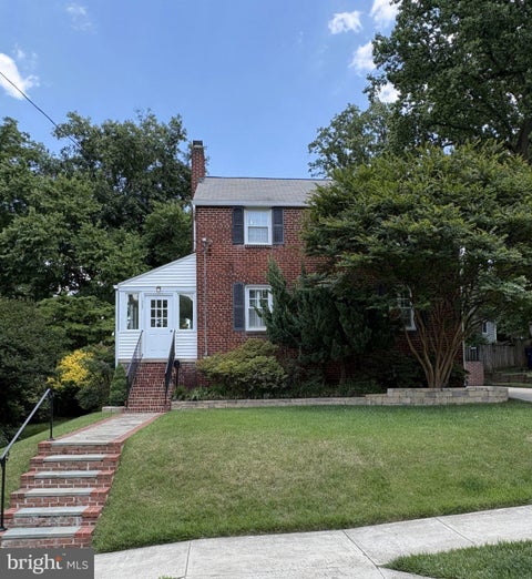 Homes For Sale - 1027 N Mckinley Road<br/> ARLINGTON, VA 22205