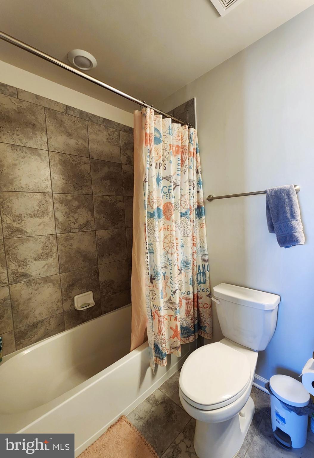 CLARKSBURG SQUARE - Residential Lease