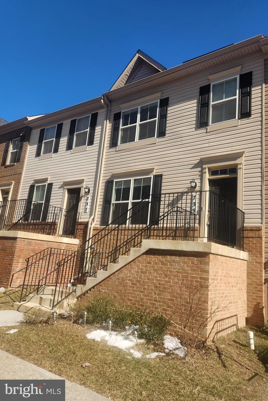 CLARKSBURG SQUARE - Residential Lease