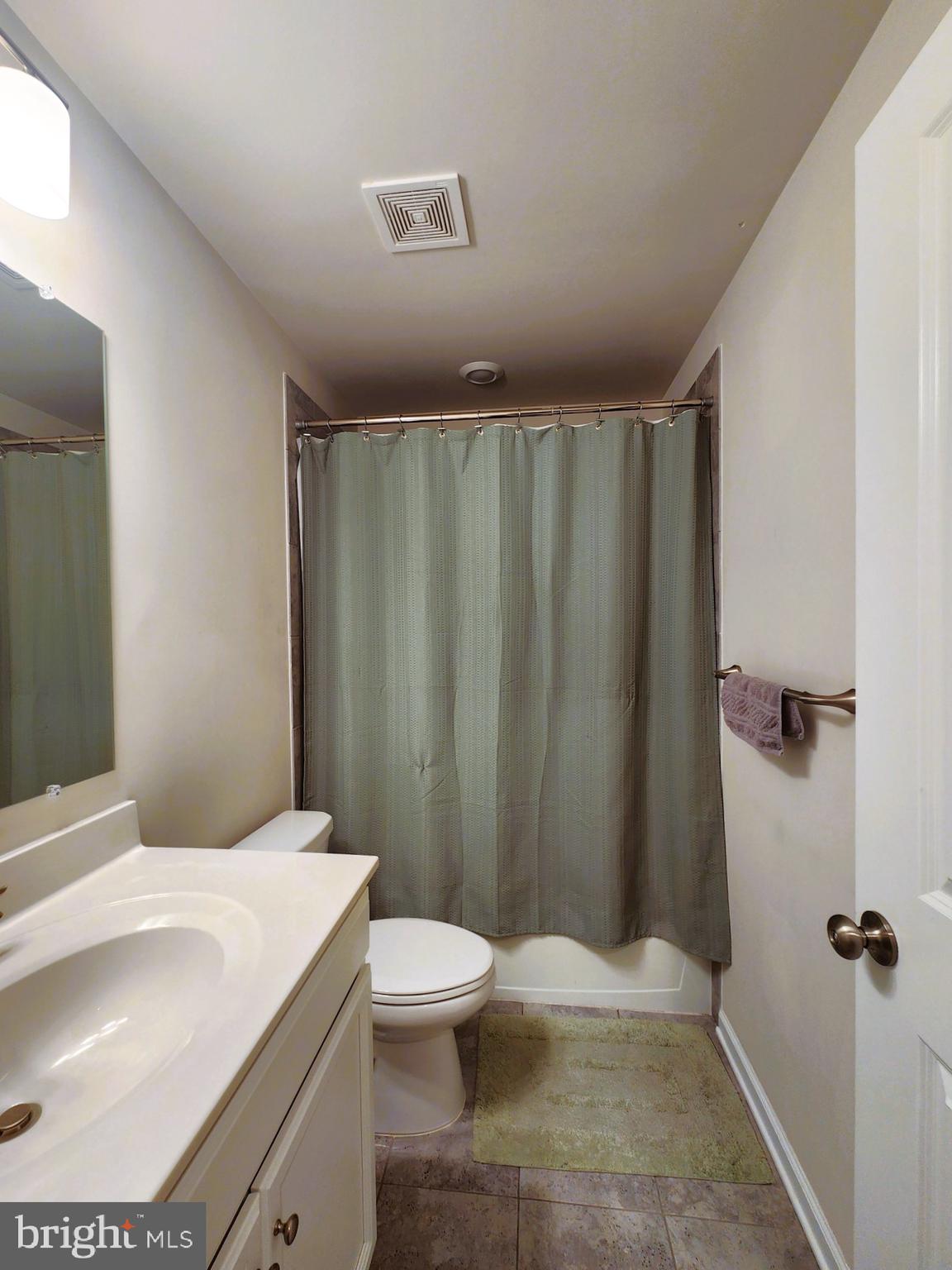 CLARKSBURG SQUARE - Residential Lease