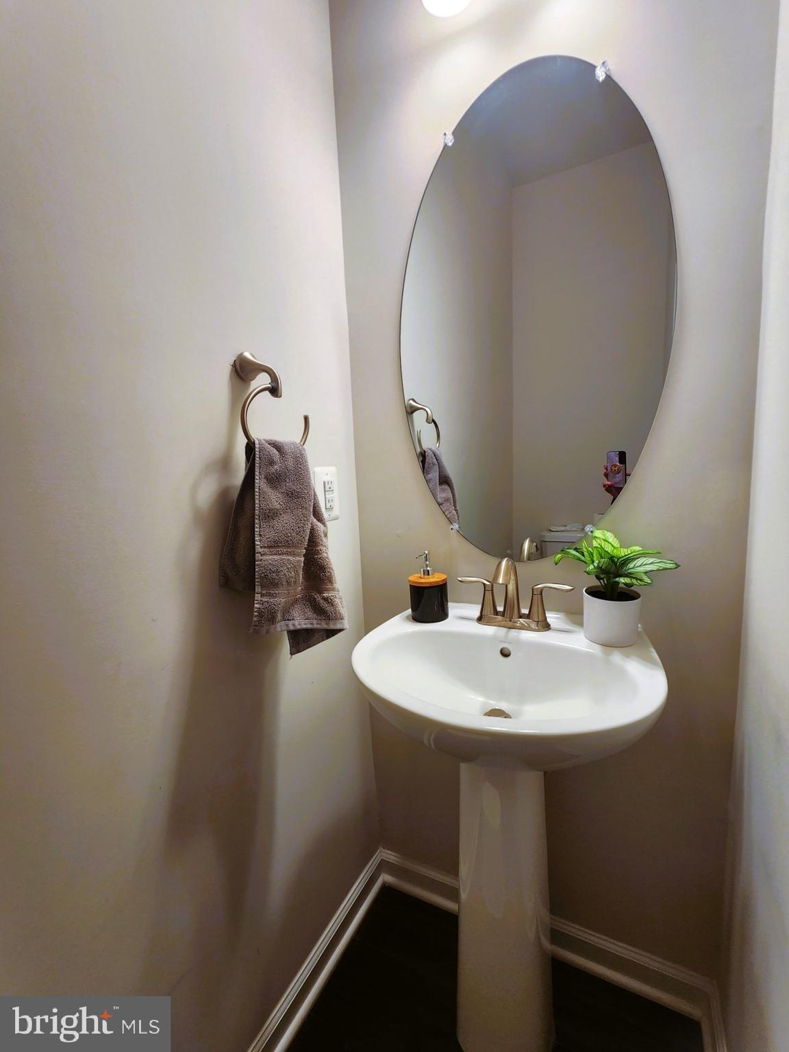 CLARKSBURG SQUARE - Residential Lease