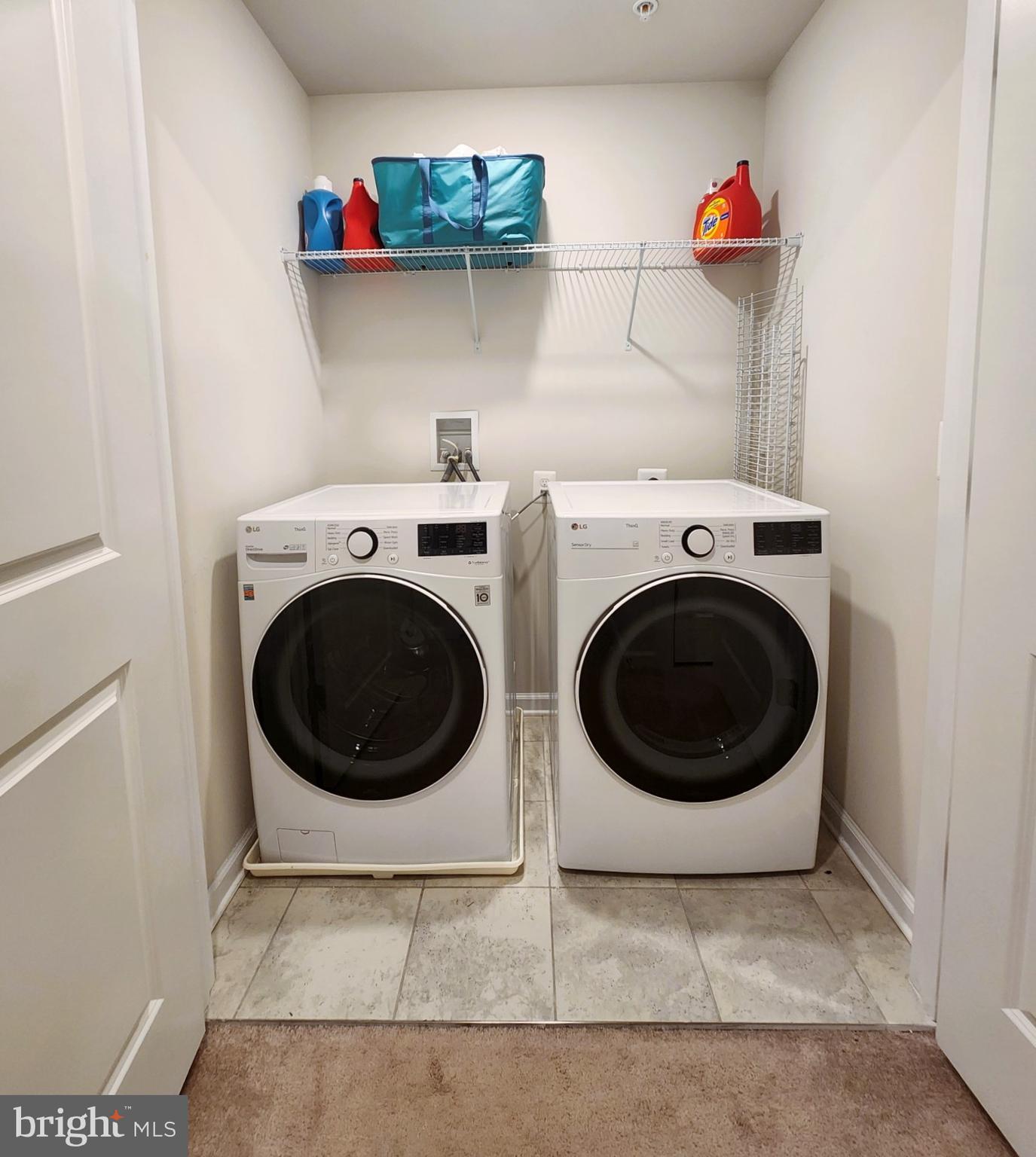 CLARKSBURG SQUARE - Residential Lease