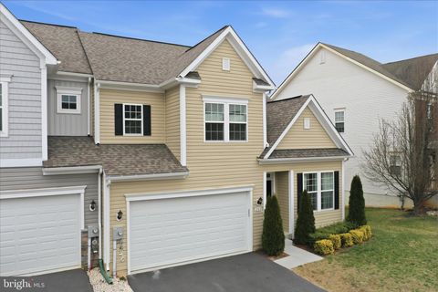 Townhouse For Sale - 208 Darden Court<br/> Berkeley County, MARTINSBURG, WV 25403