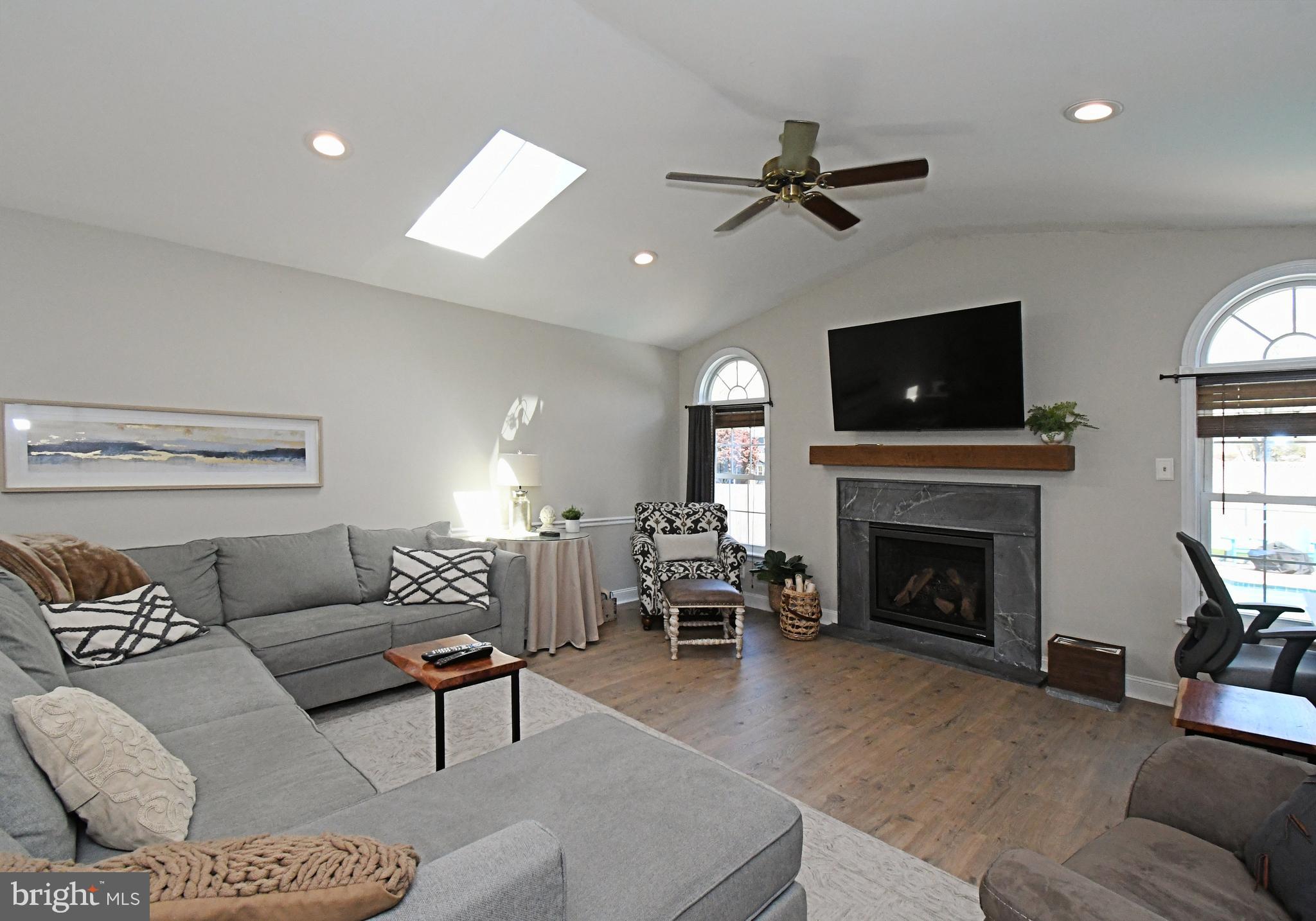 SILVER LAKE AT NEW - Residential