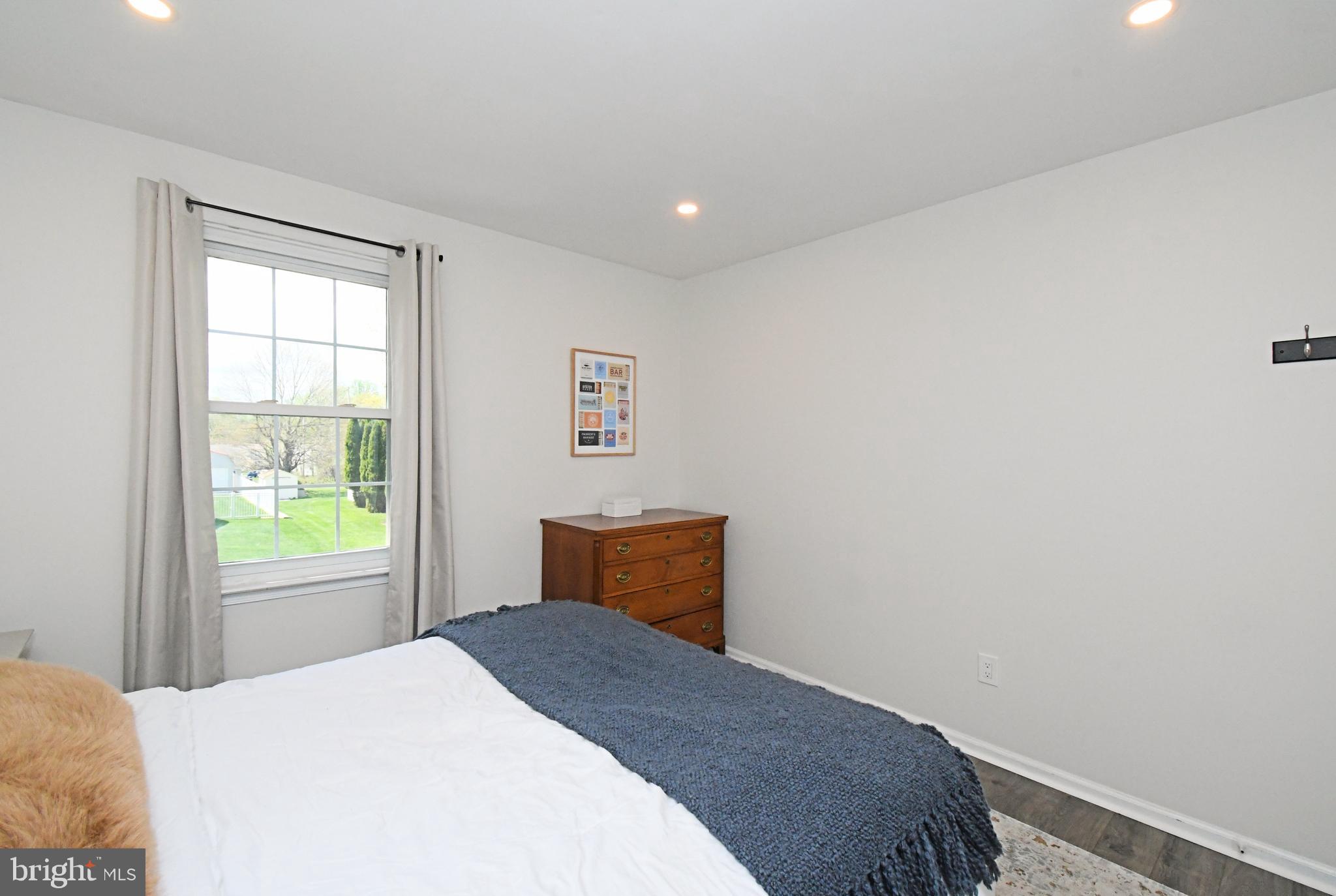 SILVER LAKE AT NEW - Residential