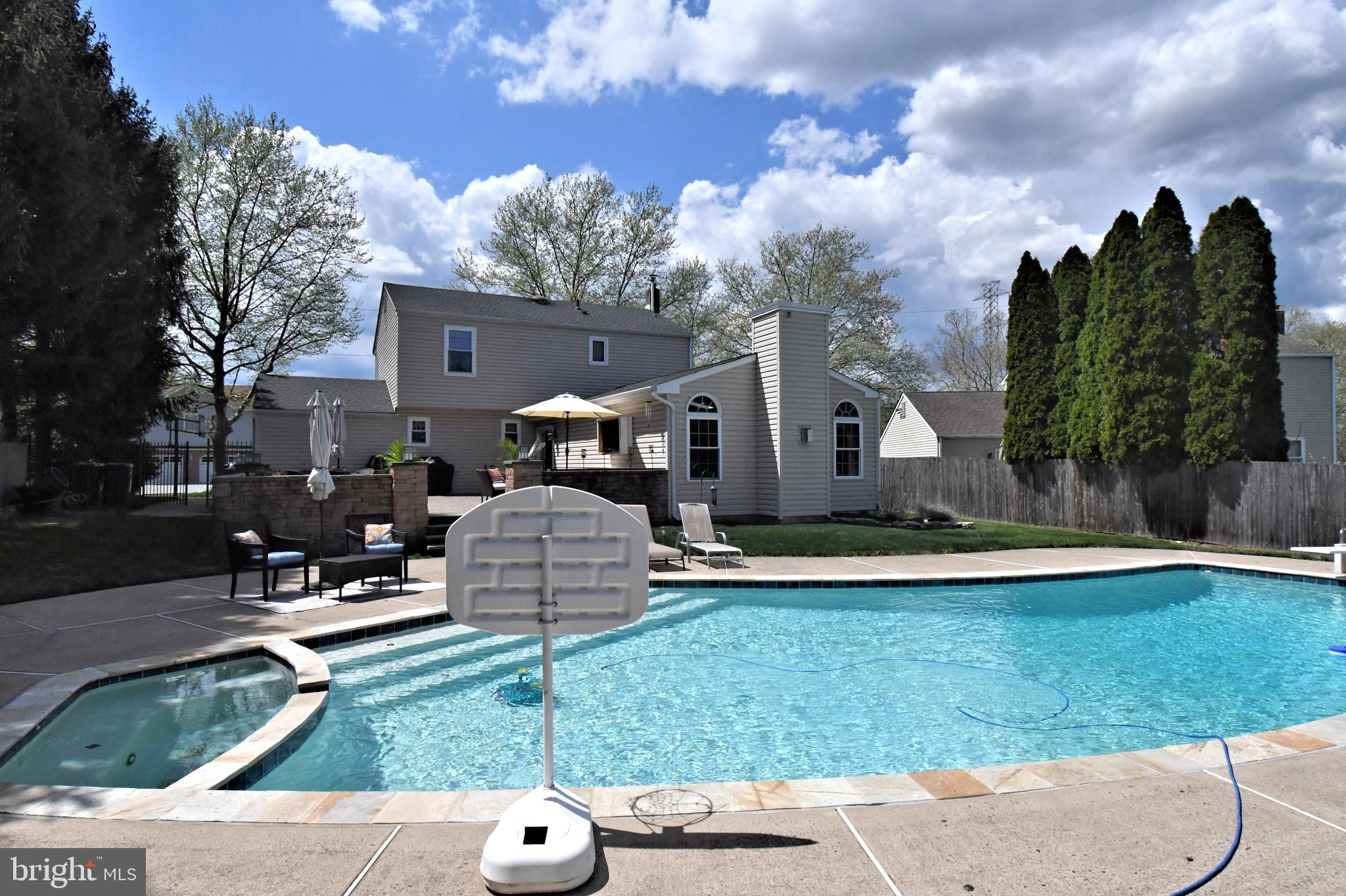 SILVER LAKE AT NEW - Residential