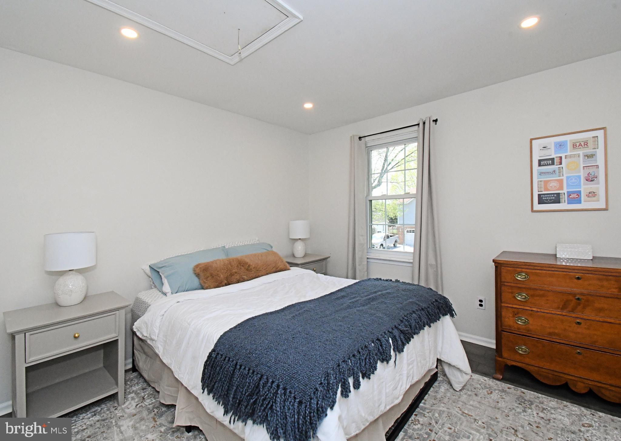 SILVER LAKE AT NEW - Residential