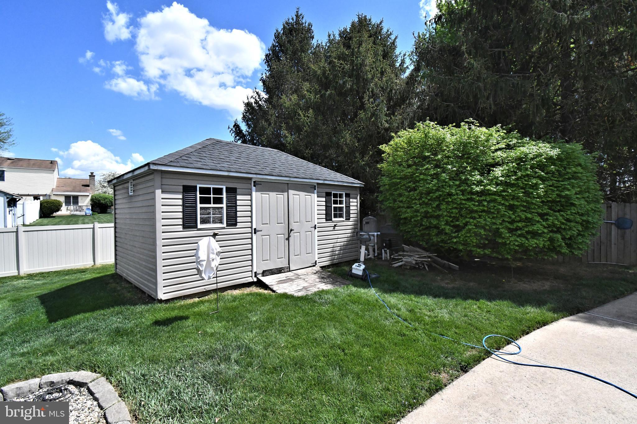 SILVER LAKE AT NEW - Residential