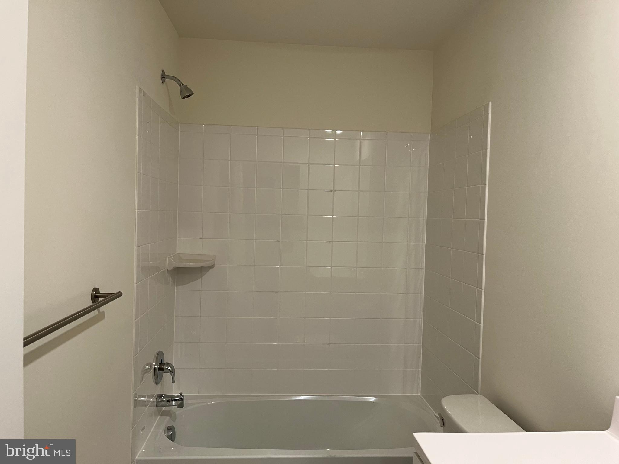 BROOKFIELD ON THE POTOMAC - Residential Lease