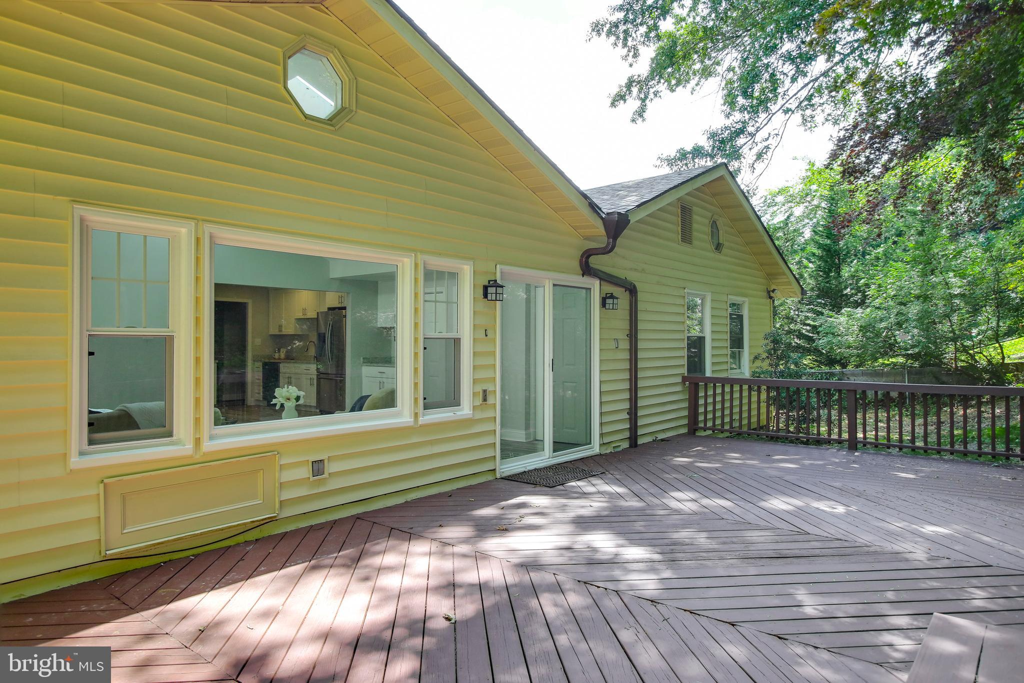 MANOR WOODS - Residential