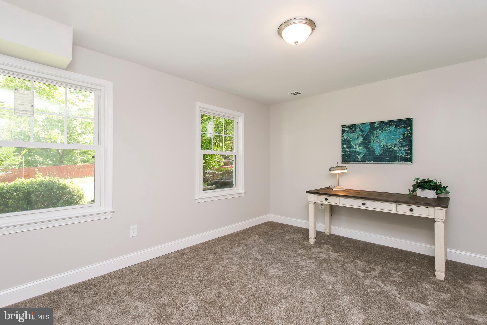 MANOR WOODS - Residential