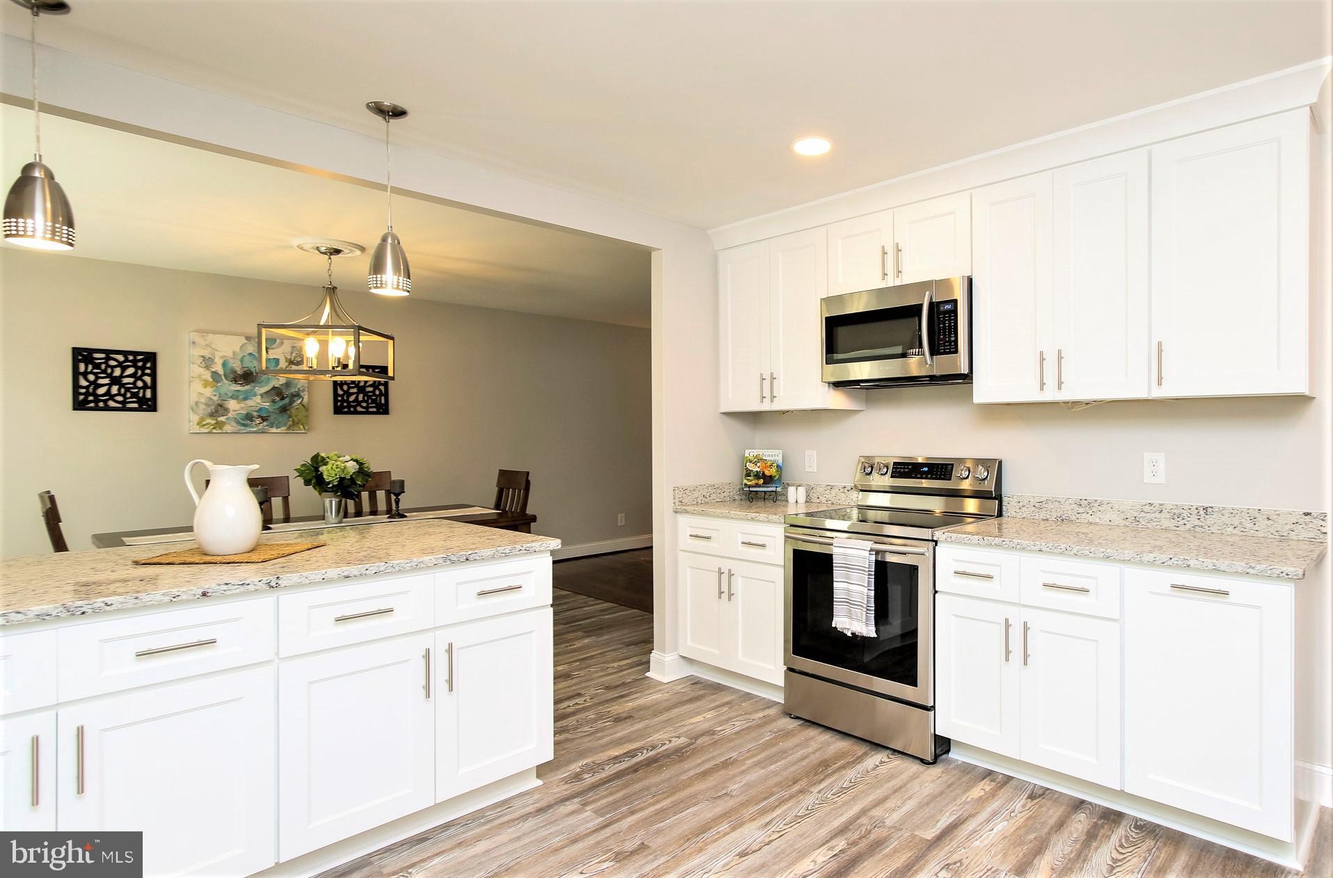 MANOR WOODS - Residential