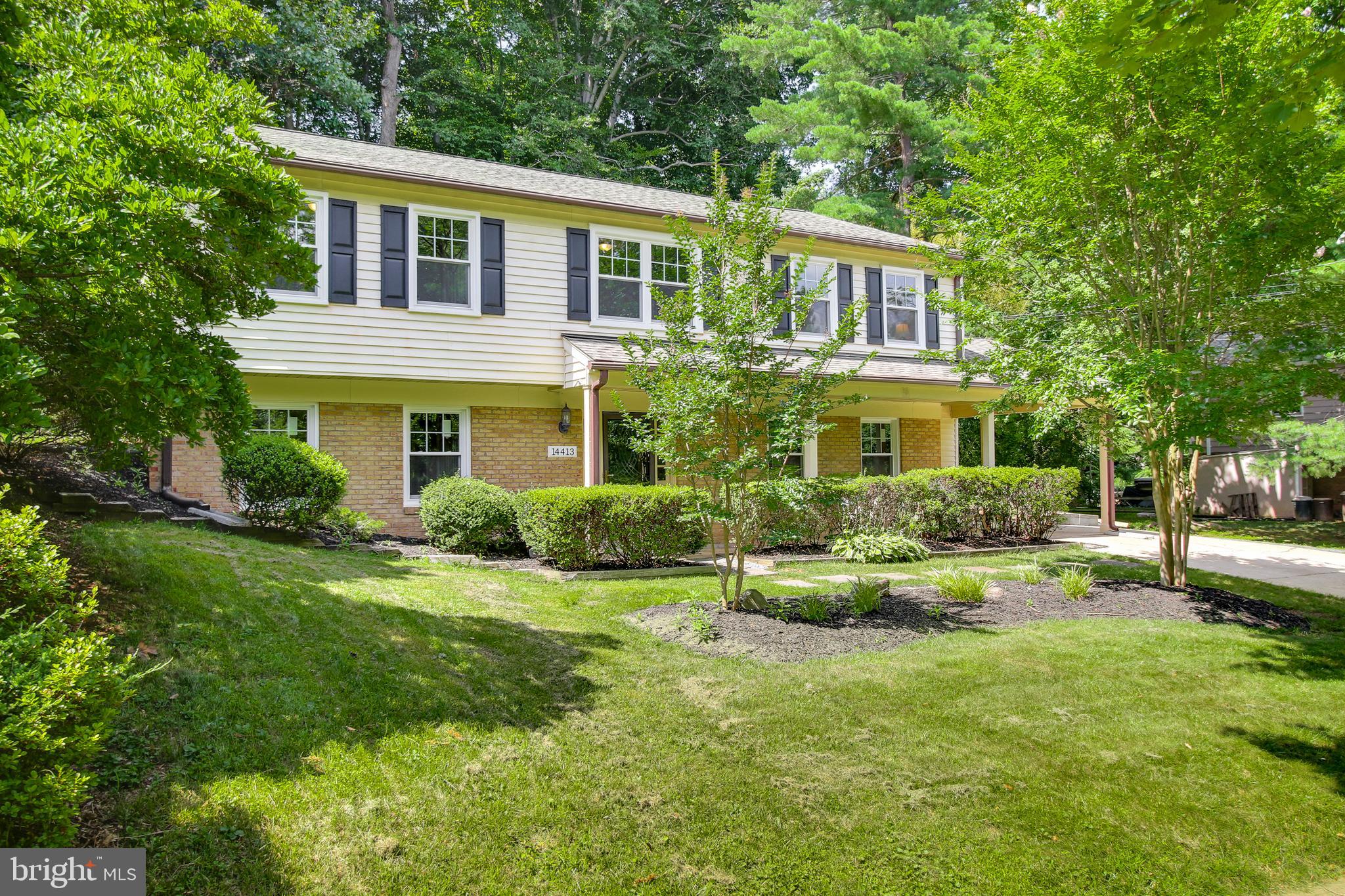 MANOR WOODS - Residential