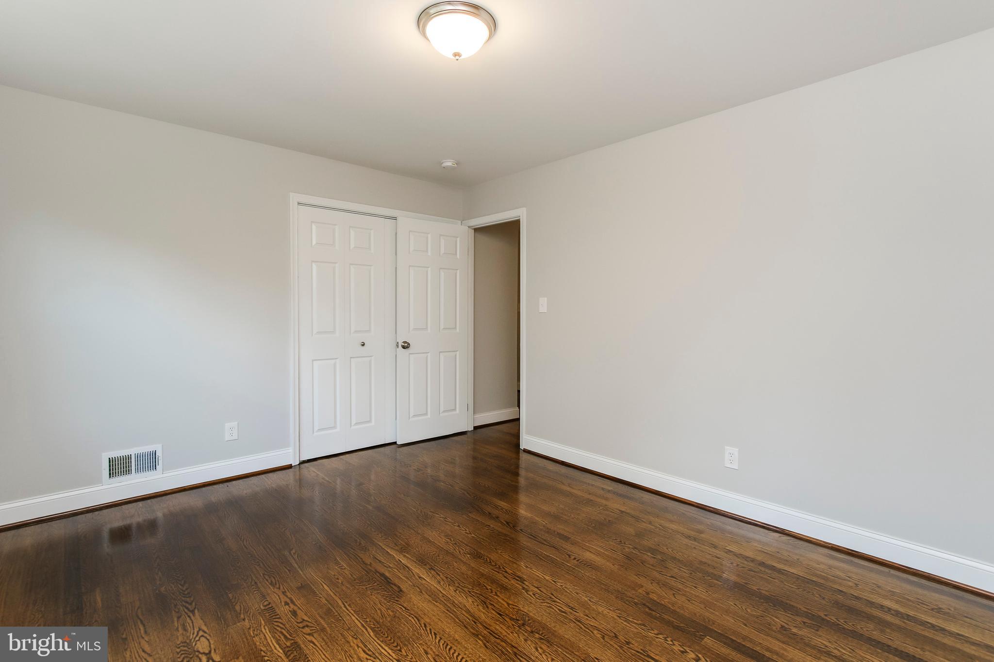 MANOR WOODS - Residential